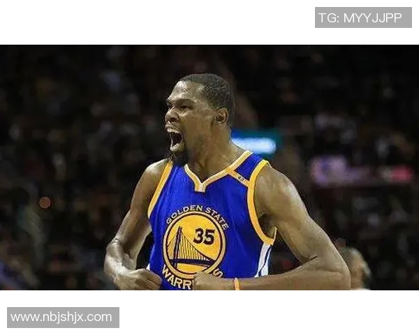 勇士主教练凯文·杜兰特宣布13年NBA生涯画上句号，球迷泪洒球场